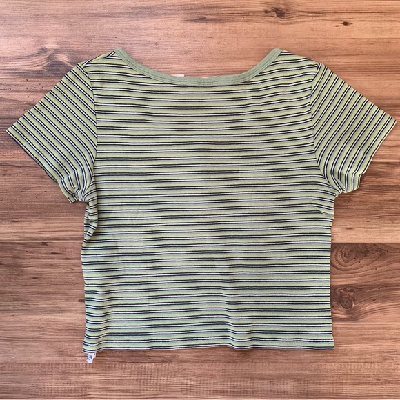 Levi’s Green Henley Top - Picture 3 of 11